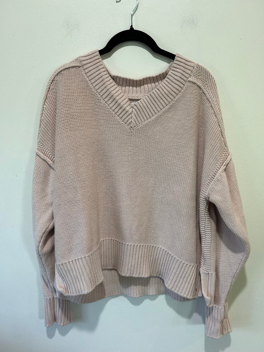 American Eagle chunky knit blush pink sweater womens M v neck cotton lose fit